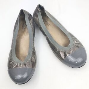 Vionic ALLORA Silver Metallic Gray Patent Leather Cap Toe Ballet Flats